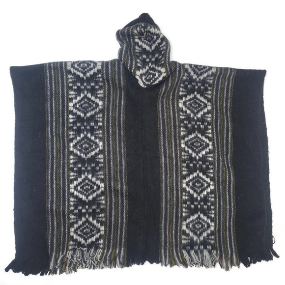 South western Blanket wool one size hooded Pancho with button geometric fringe - Picture 4 of 4